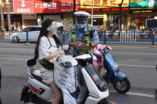 信阳小区车牌识别难题引发关注，车主们速来了解解决方案！🚗🚦